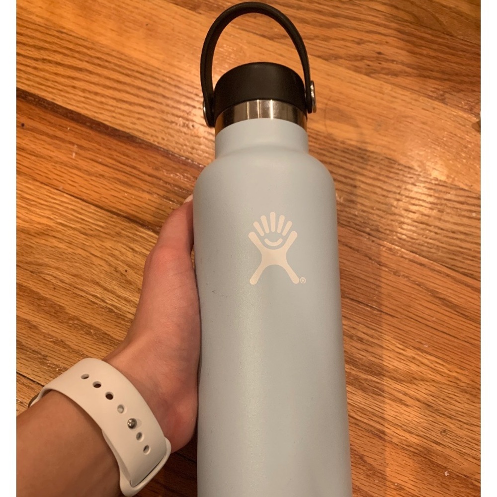 21 Oz Hydro flask light blue